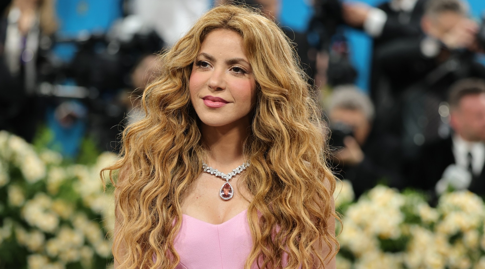 Shakira Steps Forward to Help Rebuild Schools After Colombia Earthquake | Wikibash